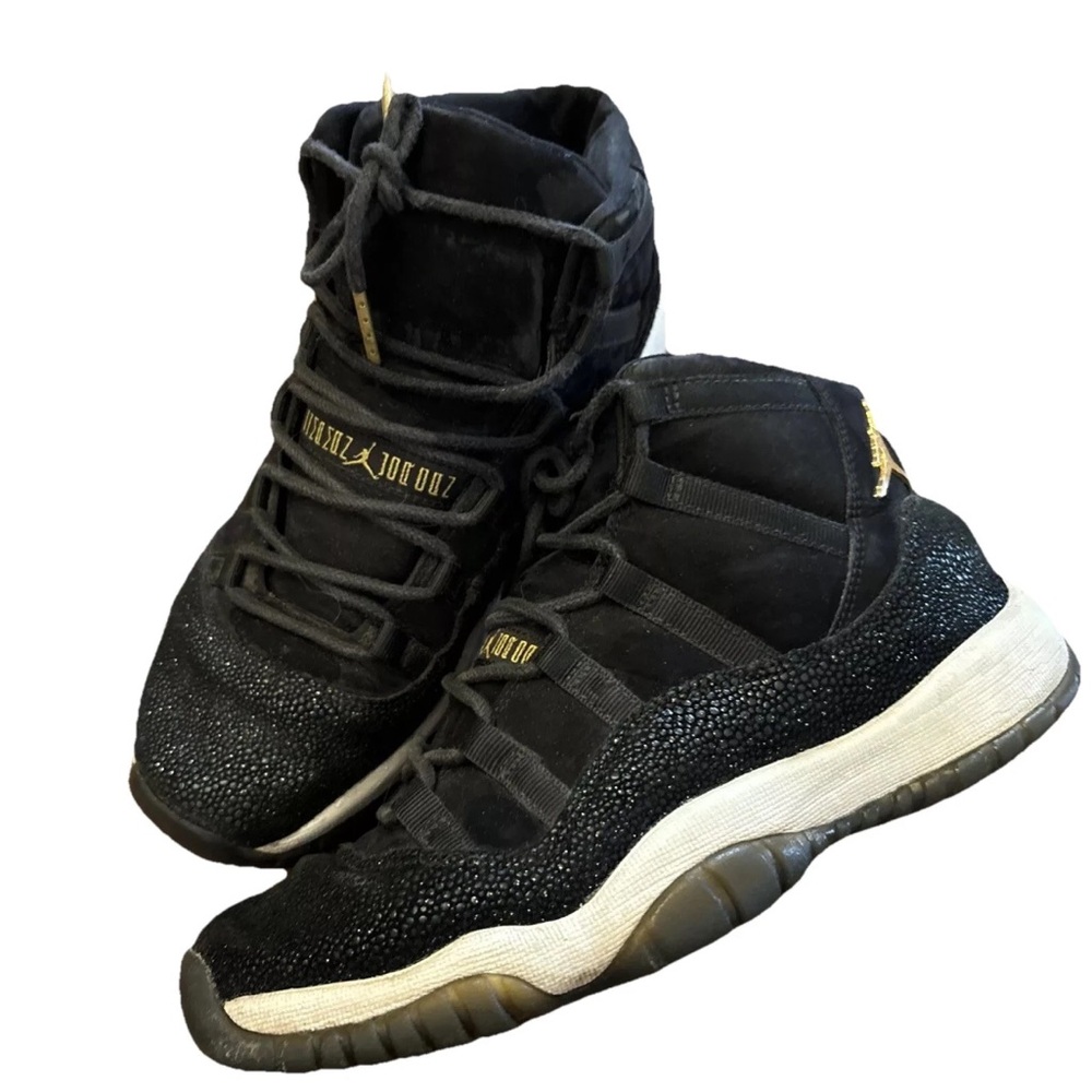 Nike Black and Gold Textured Sneakers